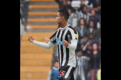 Ronaldo Scores From Half-Line! #fifa23 #trending #gaming